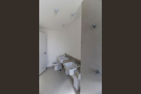 Apartamento à venda com 112m², 1 quarto e 3 vagas Apartamento à venda com 112m², 1 quarto e 3 vagasBanheiro da Suíte
