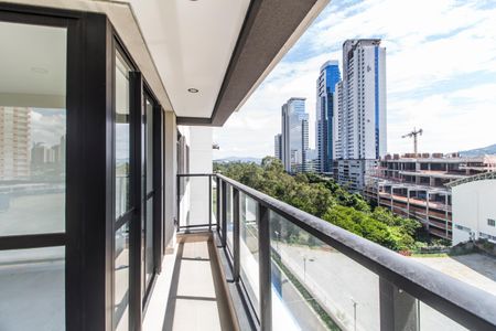 Apartamento à venda com 112m², 1 quarto e 3 vagas Apartamento à venda com 112m², 1 quarto e 3 vagasVaranda gourmet