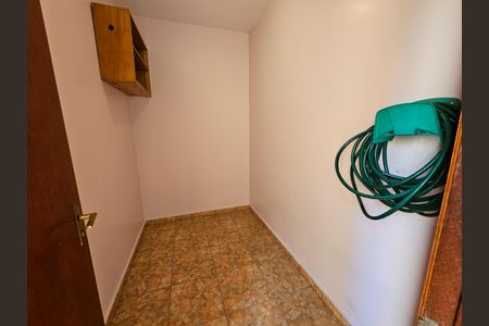 Casa à venda com 350m², 4 quartos e 6 vagasArea de Churrasco - Quartinho
