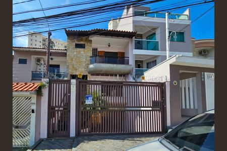Casa à venda com 350m², 4 quartos e 6 vagasFachada