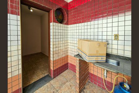 Casa à venda com 350m², 4 quartos e 6 vagasÁrea comum - Churrasqueira