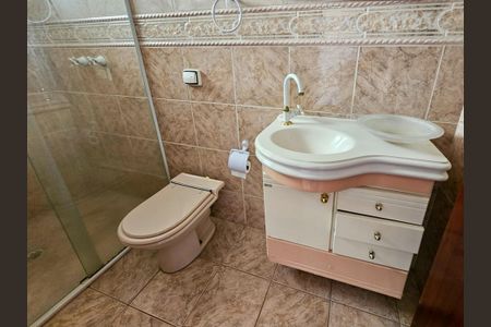 Casa à venda com 350m², 4 quartos e 6 vagasBanheiro da Suíte 3