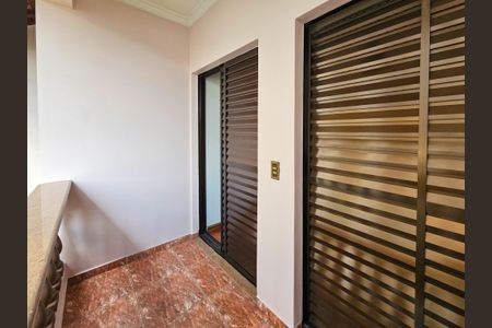Casa à venda com 350m², 4 quartos e 6 vagasVaranda da Suíte 2