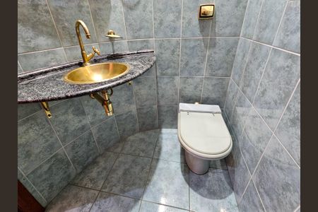 Casa à venda com 350m², 4 quartos e 6 vagasLavabo