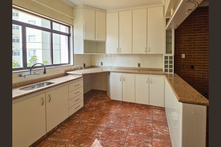 Casa à venda com 350m², 4 quartos e 6 vagasCozinha