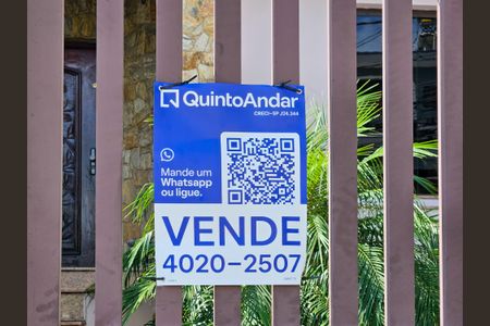 Casa à venda com 350m², 4 quartos e 6 vagasFachada