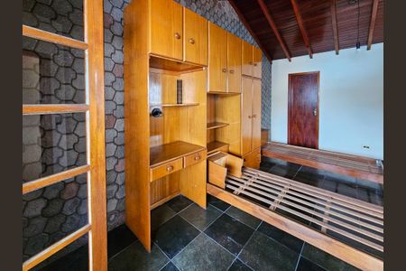 Casa à venda com 350m², 4 quartos e 6 vagasQuarto