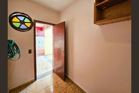 Casa à venda com 350m², 4 quartos e 6 vagasArea de Churrasco - Quartinho