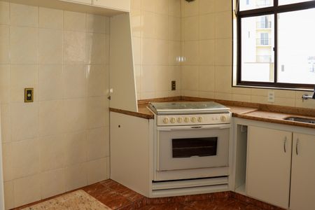 Casa à venda com 350m², 4 quartos e 6 vagasCozinha
