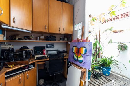 Casa à venda com 95m², 3 quartos e sem vagaEscritório