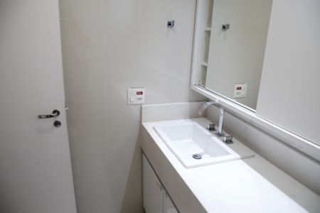 Apartamento para alugar com 134m², 3 quartos e 2 vagasBanheiro 1