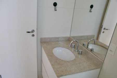 Apartamento para alugar com 134m², 3 quartos e 2 vagasBanheiro 3