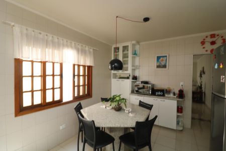 Casa à venda com 158m², 3 quartos e 2 vagasCozinha