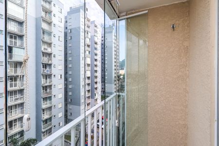 Varanda de apartamento à venda com 2 quartos, 48m² em Taboão, São Paulo