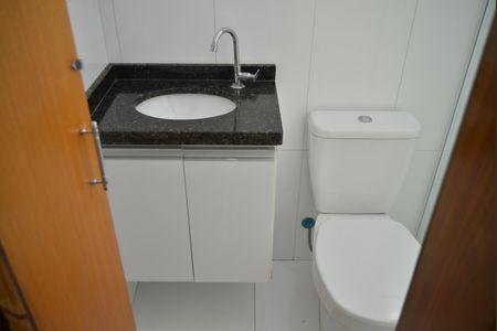 Casa para alugar com 130m², 3 quartos e 2 vagasBanheiro Social