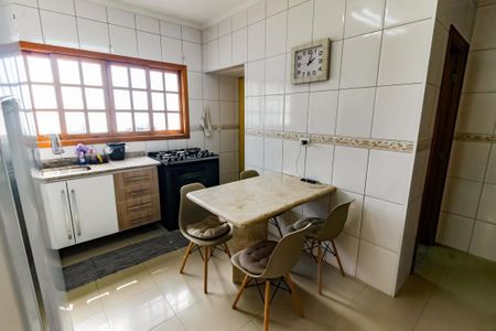 Casa para alugar com 141m², 3 quartos e 2 vagas Casa para alugar com 141m², 3 quartos e 2 vagasCozinha - Armários