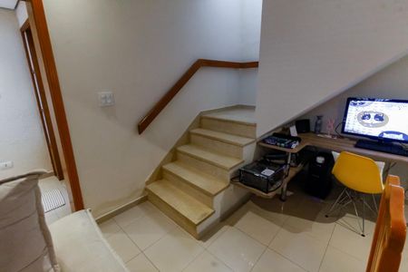 Casa para alugar com 141m², 3 quartos e 2 vagas Casa para alugar com 141m², 3 quartos e 2 vagasEscada acesso