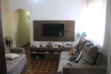 Casa à venda com 170m², 4 quartos e 3 vagasSala 2