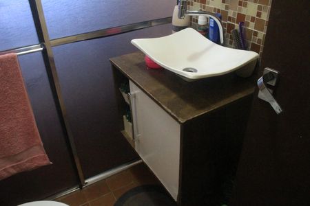 Casa à venda com 170m², 4 quartos e 3 vagasBanheiro 2