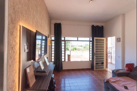 Casa à venda com 190m², 2 quartos e 1 vaga Casa à venda com 190m², 2 quartos e 1 vagaSala