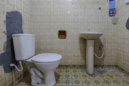 Casa para alugar com 60m², 2 quartos e sem vaga Casa para alugar com 60m², 2 quartos e sem vagaBanheiro