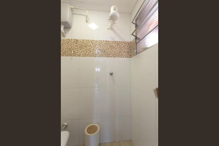 Casa à venda com 136m², 3 quartos e 1 vagaBanheiro 2