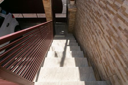 Casa à venda com 136m², 3 quartos e 1 vagaEscada / Entrada 