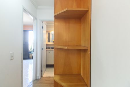 Apartamento para alugar com 85m², 3 quartos e 2 vagasCorredor de Acesso aos Quartos 
