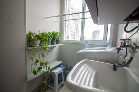 Apartamento à venda com 44m², 2 quartos e 1 vaga Apartamento à venda com 44m², 2 quartos e 1 vagaÁrea de Serviço