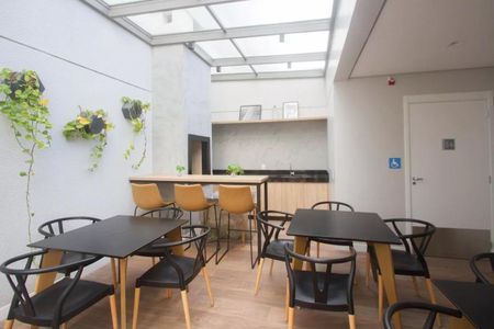 Apartamento à venda com 44m², 2 quartos e 1 vaga Apartamento à venda com 44m², 2 quartos e 1 vagaÁrea comum - Salão de Festas