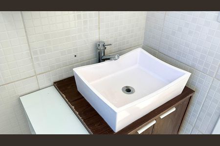 Apartamento para alugar com 53m², 2 quartos e 1 vaga Apartamento para alugar com 53m², 2 quartos e 1 vagaBanheiro
