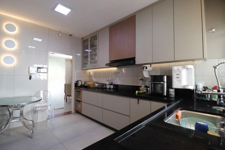 Casa para alugar com 244m², 3 quartos e 2 vagasCozinha