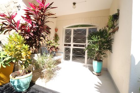 Casa para alugar com 244m², 3 quartos e 2 vagasHall de entrada