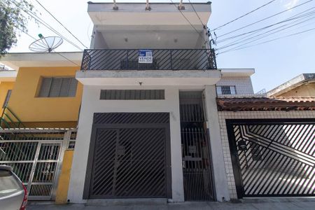 Casa para alugar com 135m², 3 quartos e 1 vaga Casa para alugar com 135m², 3 quartos e 1 vagaFachada