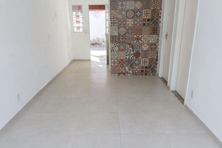 Casa de condomínio para alugar com 50m², 2 quartos e 2 vagas Casa de condomínio para alugar com 50m², 2 quartos e 2 vagasSala