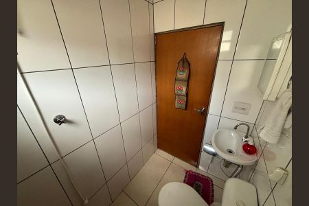 Casa à venda com 155m², 3 quartos e 1 vagaBanheiro - Casa 1