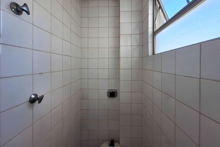 Apartamento à venda com 93m², 2 quartos e sem vaga Apartamento à venda com 93m², 2 quartos e sem vagaBanheiro de serviço