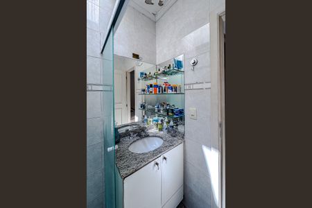 Casa à venda com 250m², 3 quartos e 4 vagasBanheiro da Suíte 2