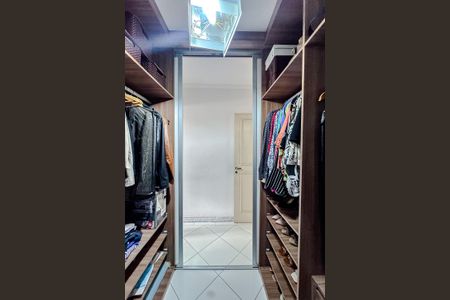 Casa à venda com 250m², 3 quartos e 4 vagasCloset da Suíte