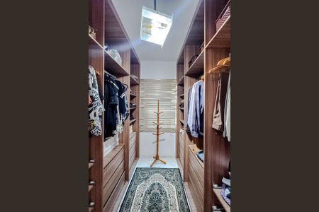 Casa à venda com 250m², 3 quartos e 4 vagasCloset da Suíte