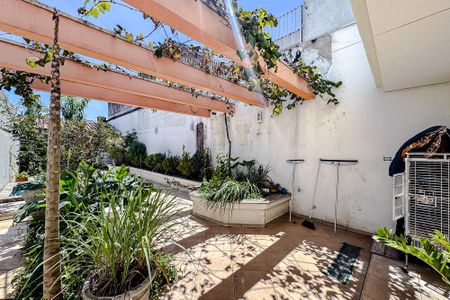 Casa à venda com 250m², 3 quartos e 4 vagasÁrea externa
