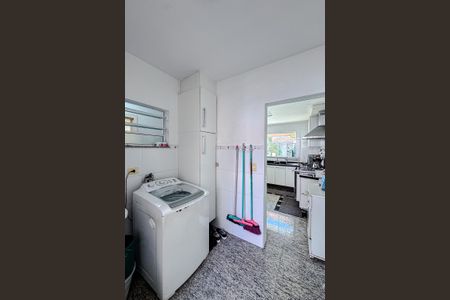 Casa à venda com 250m², 3 quartos e 4 vagasÁrea de Serviço