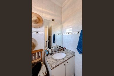 Casa à venda com 250m², 3 quartos e 4 vagasBanheiro da Suíte 3