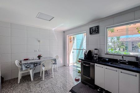Casa à venda com 250m², 3 quartos e 4 vagasCozinha