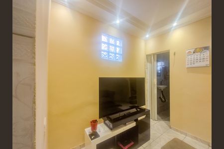 Casa à venda com 100m², 2 quartos e sem vaga Casa à venda com 100m², 2 quartos e sem vagaSala