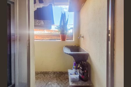 Casa à venda com 100m², 2 quartos e sem vaga Casa à venda com 100m², 2 quartos e sem vagaLavanderia