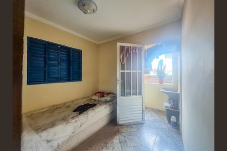 Casa à venda com 100m², 2 quartos e sem vaga Casa à venda com 100m², 2 quartos e sem vagaQuarto 1