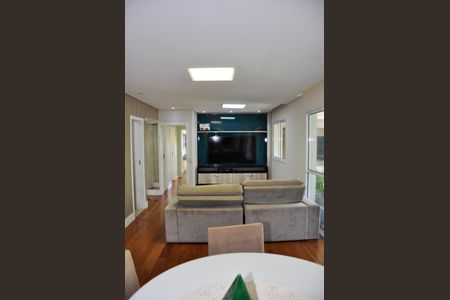 Apartamento para alugar com 130m², 3 quartos e 2 vagas Apartamento para alugar com 130m², 3 quartos e 2 vagasDetalhe - Sala e Sala de Jantar