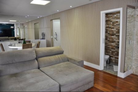 Apartamento para alugar com 130m², 3 quartos e 2 vagas Apartamento para alugar com 130m², 3 quartos e 2 vagasDetalhe - Sala e Sala de Jantar