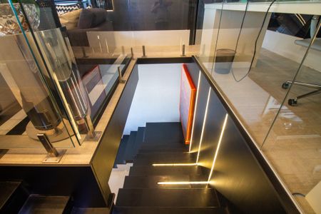 Apartamento à venda com 305m², 3 quartos e 3 vagasEscada